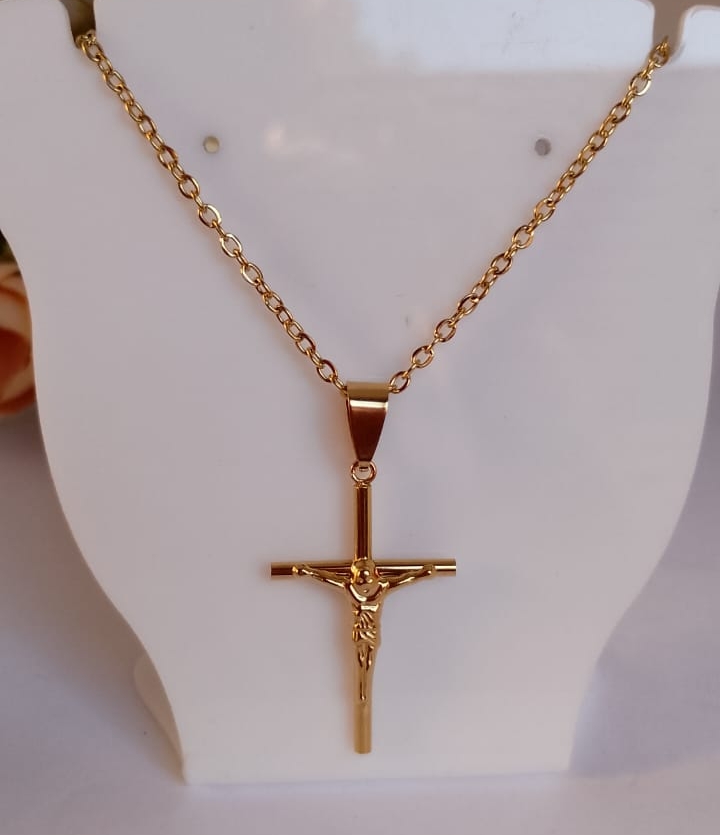 Corrente com crucifixo ele fino cadeado.