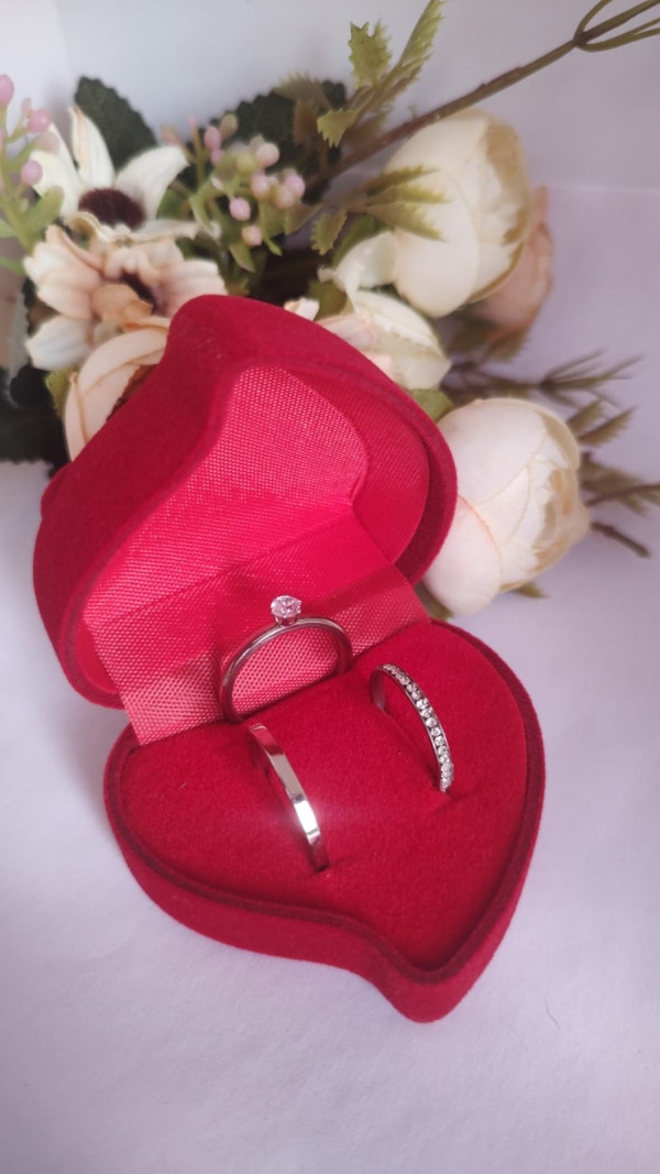 conjunto de alianças em aço inoxidável