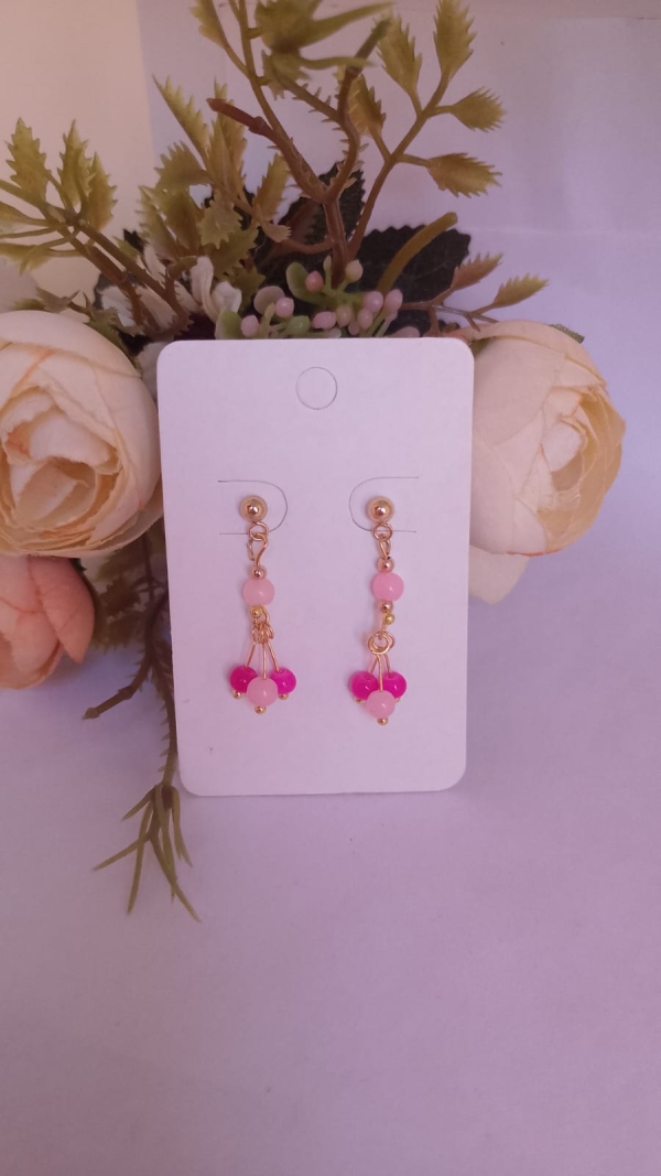Brinco artesanal contas rosas