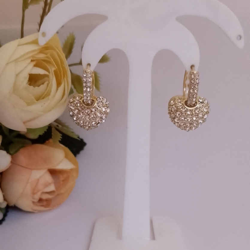 Brincos cravejado pingente removível