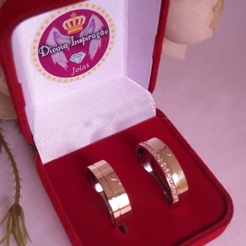 Par de alianças de moedas antigas com iniciais